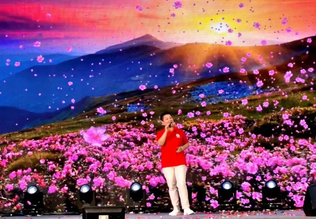 集團(tuán)動(dòng)態(tài) 櫛風(fēng)沐雨 砥礪前行 中鈉儲(chǔ)能恭賀“瀚林控股集團(tuán)十五周年慶典”圓滿舉行4.jpg