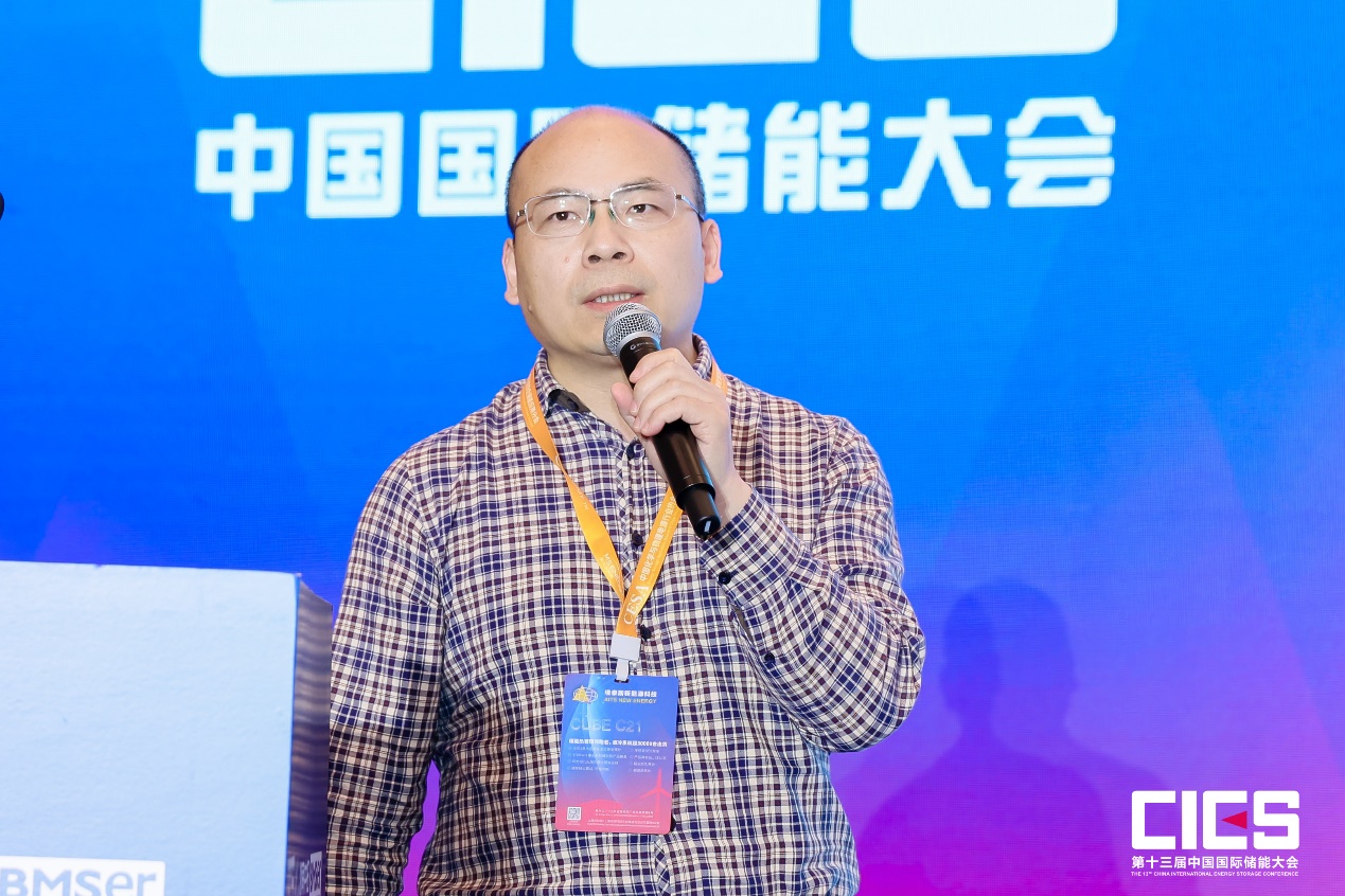 釩電池 大連理工李愛魁：全釩液流電池儲能多重應用技術.jpg